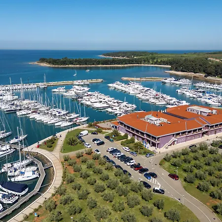 Boutique Nautica - & Wellness, Free Parking, Pet Friendly Szálloda Novigrad Istria