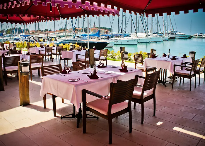 Boutique Nautica - & Wellness, Free Parking, Pet Friendly ホテル 4*